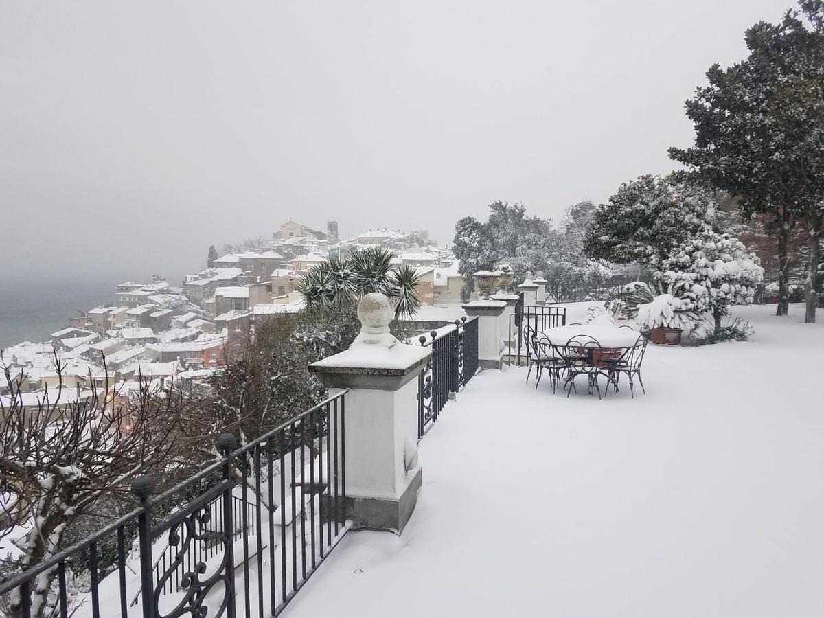 La Villa Di Augusto 앙귈라라사바치아 외부 사진